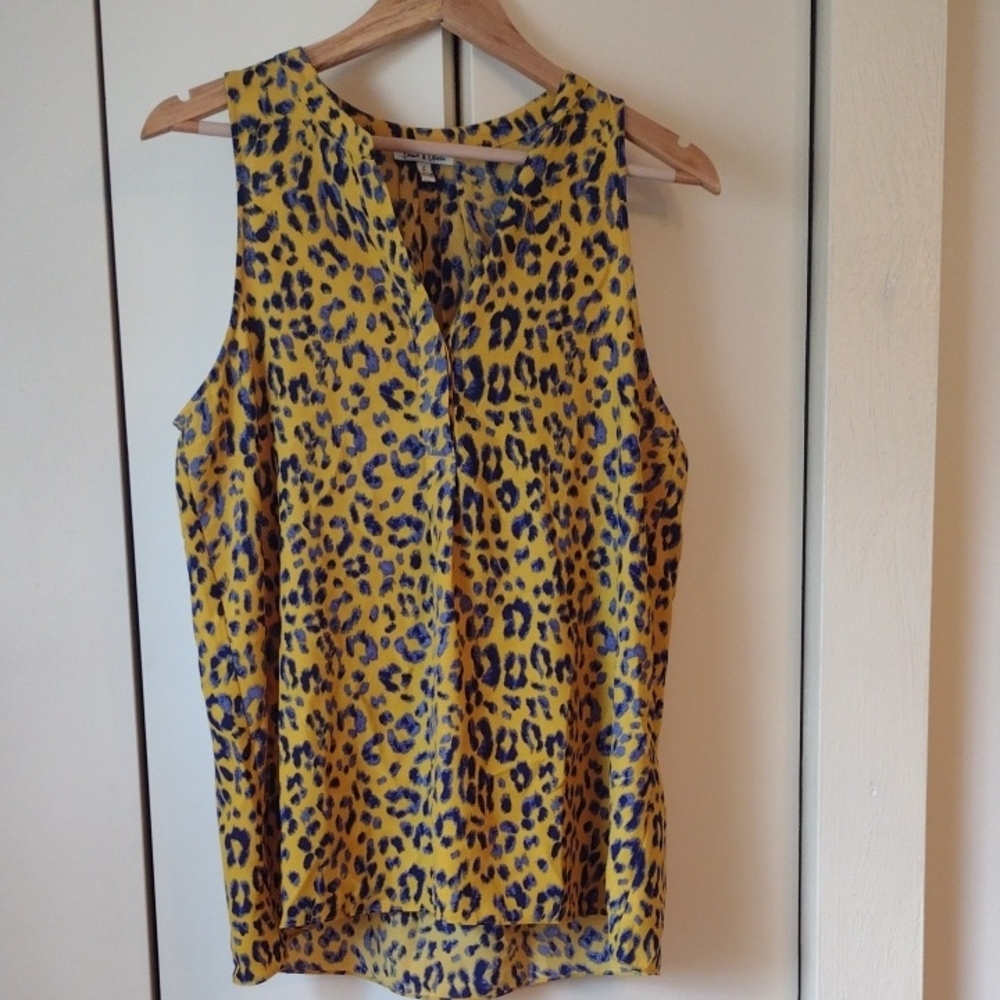 Black and Gold Sleeveless Blouse with Mandarin Collar